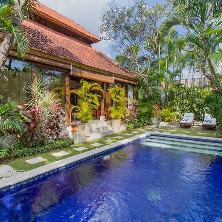 Heart Of Seminyak, 2Br, Sleeps 4, Walk To Bintang Villa Exterior foto