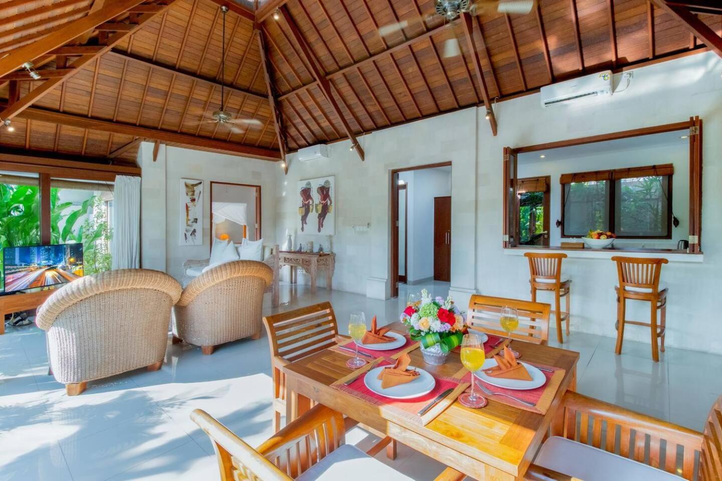 Heart Of Seminyak, 2Br, Sleeps 4, Walk To Bintang Villa Exterior foto
