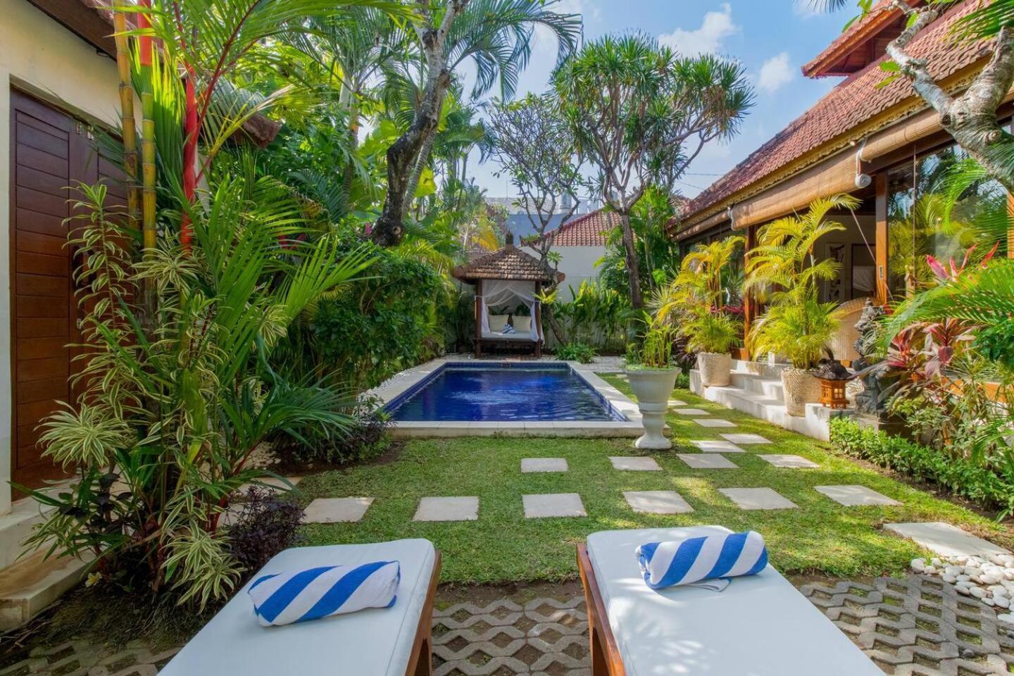 Heart Of Seminyak, 2Br, Sleeps 4, Walk To Bintang Villa Exterior foto