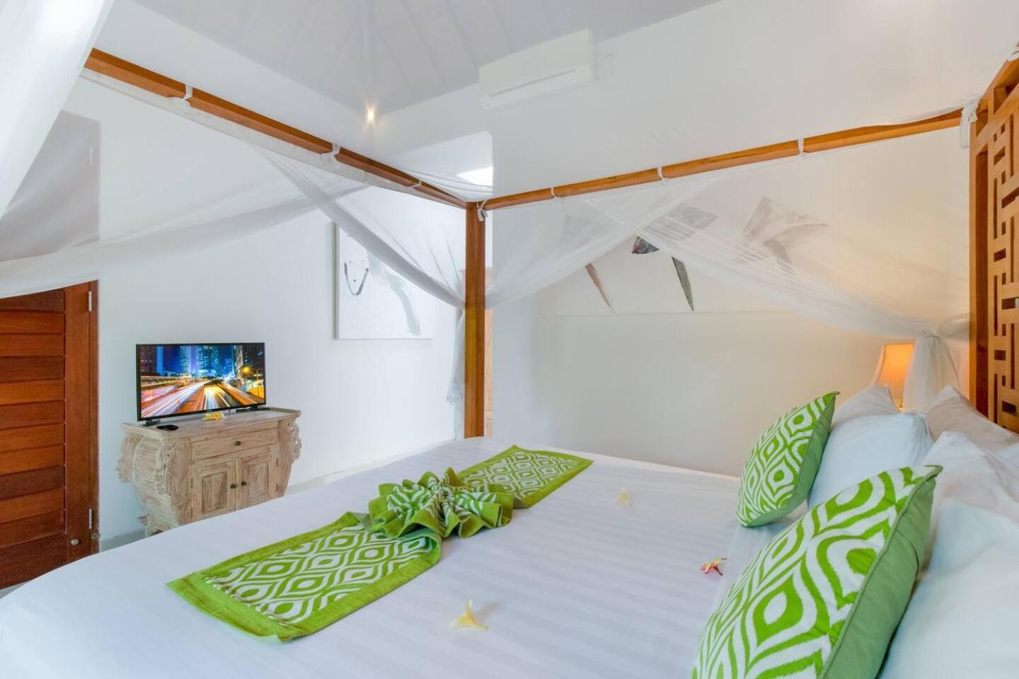 Heart Of Seminyak, 2Br, Sleeps 4, Walk To Bintang Villa Exterior foto
