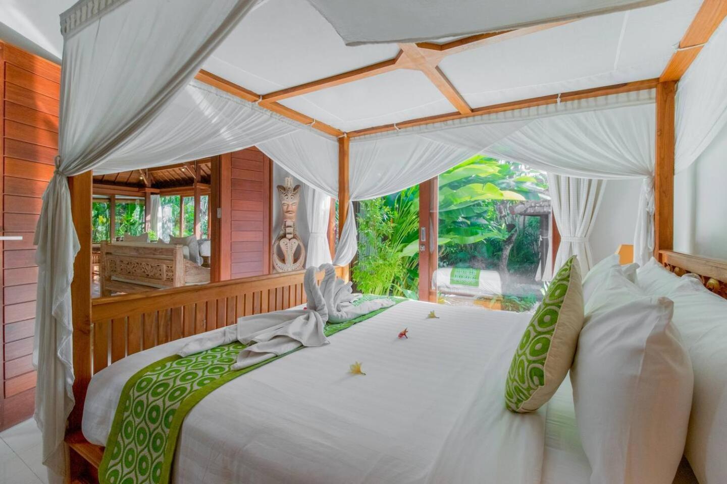 Heart Of Seminyak, 2Br, Sleeps 4, Walk To Bintang Villa Exterior foto